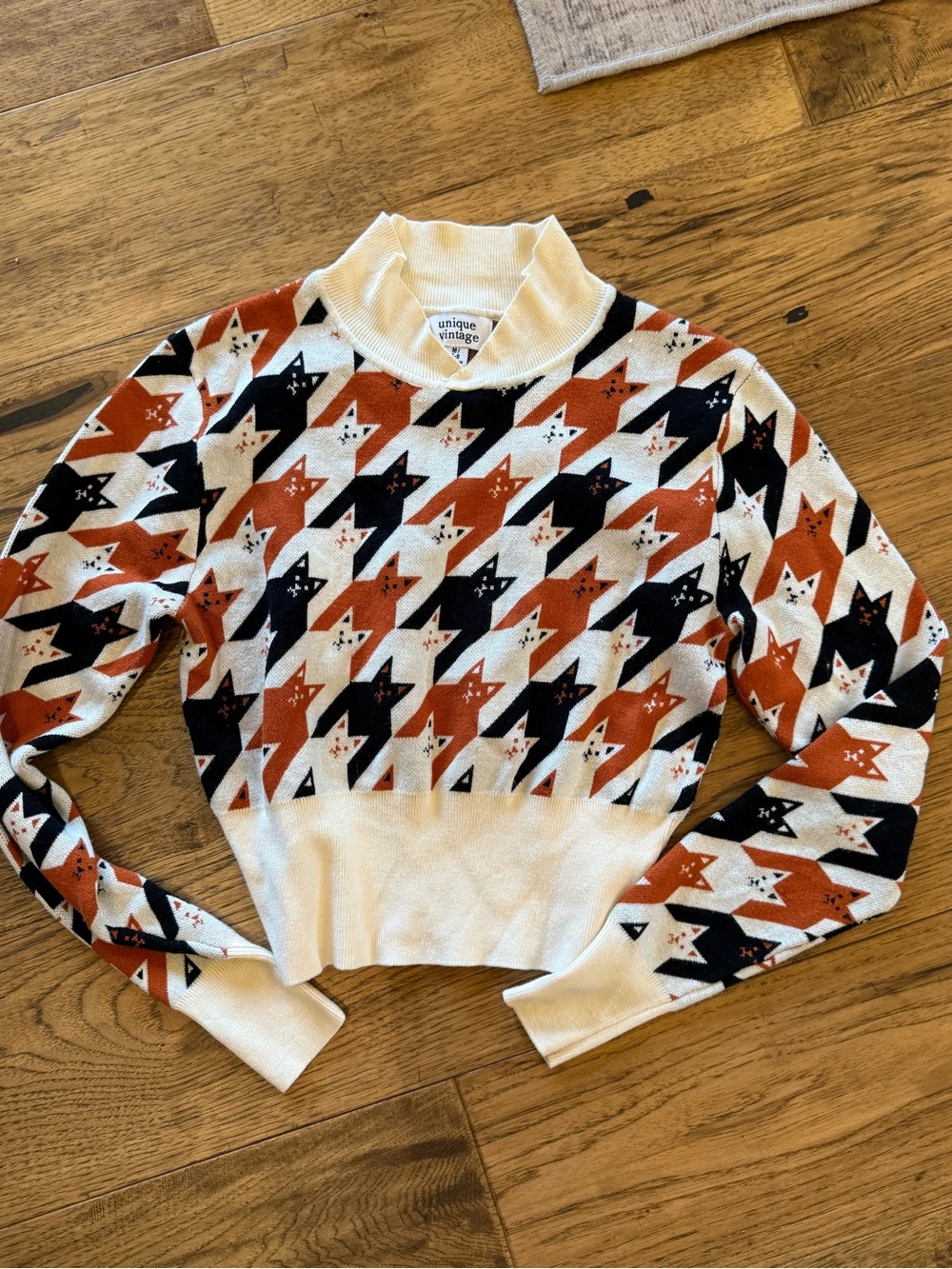 Unique Vintage Cat Houndstooth Sweater